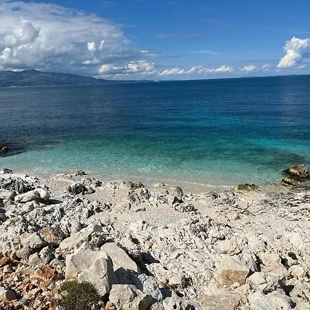 Klara's Sidesea View Apartment Sarande