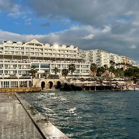 Klara's Sidesea View Sarandë